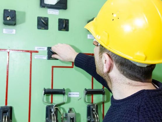 Bezpieczeństwo instalacji elektrycznych – kluczowe zasady i nowoczesne rozwiązania