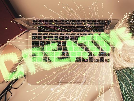 Nowoczesne trendy w projektowaniu systemów zasilania dla przemysłu: przyszłość energetyki przemysłowej