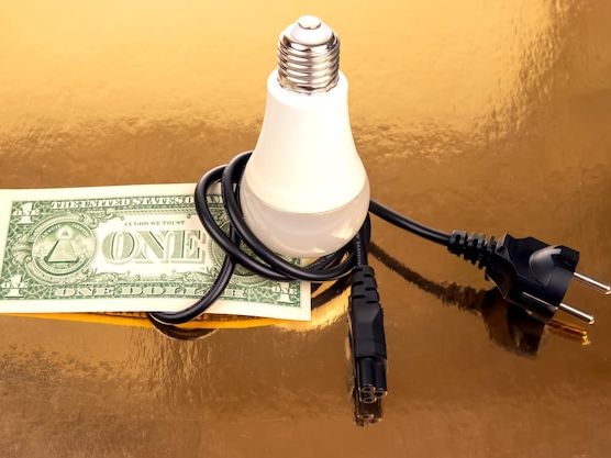 Jak obniżyć rachunki za prąd dzięki inteligentnym rozwiązaniom energetycznym